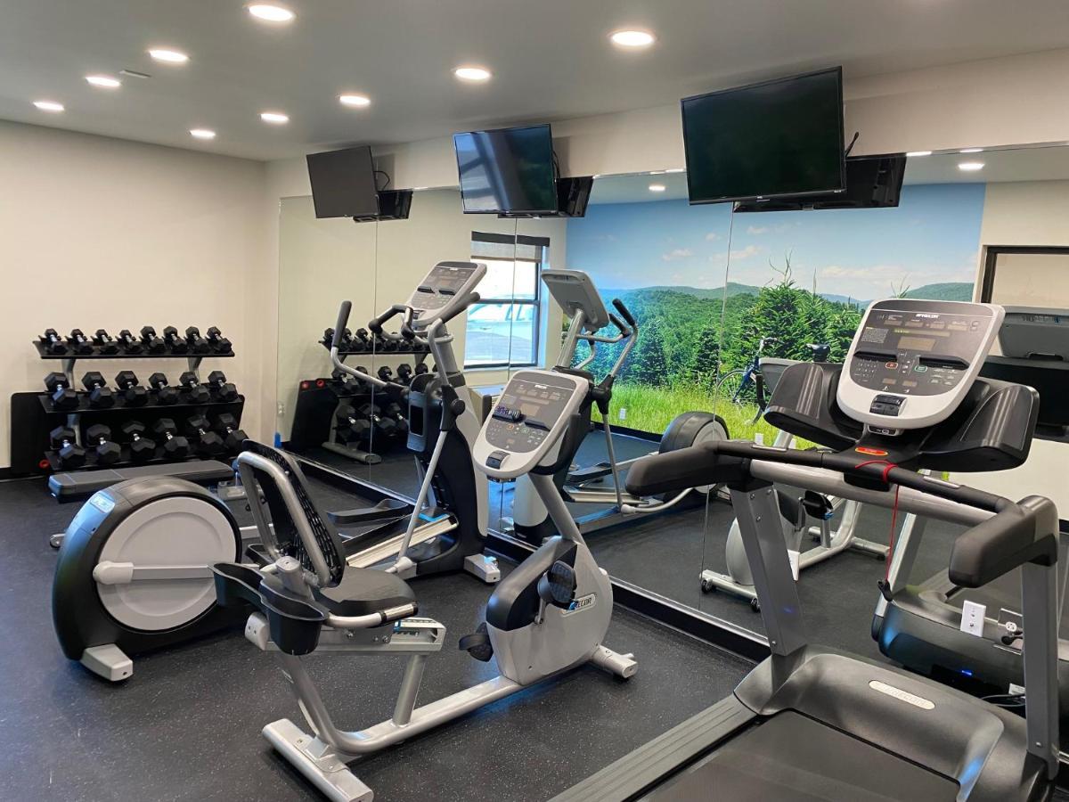 Clarion Pointe Hotel Abingdon Bagian luar foto